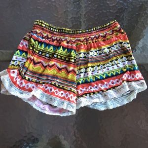 FLOWY BEACH SHORTS